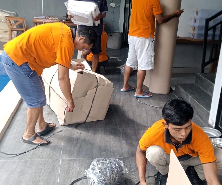 shipping household goods from Bali to Auckland